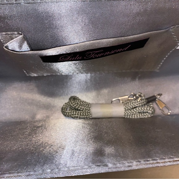 Lulu Townsend Silver Gray Rhinestone Clutch - Picture 4 of 5